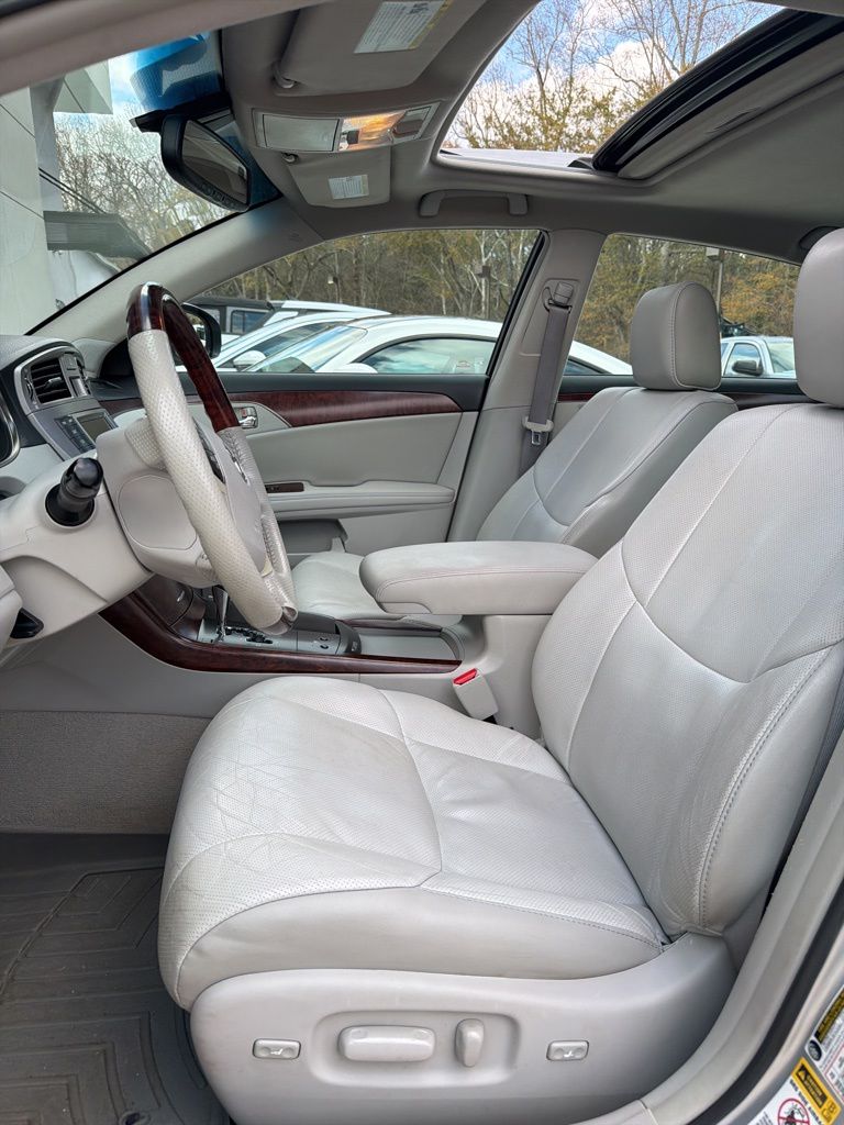 2011 Toyota Avalon Limited photo 4