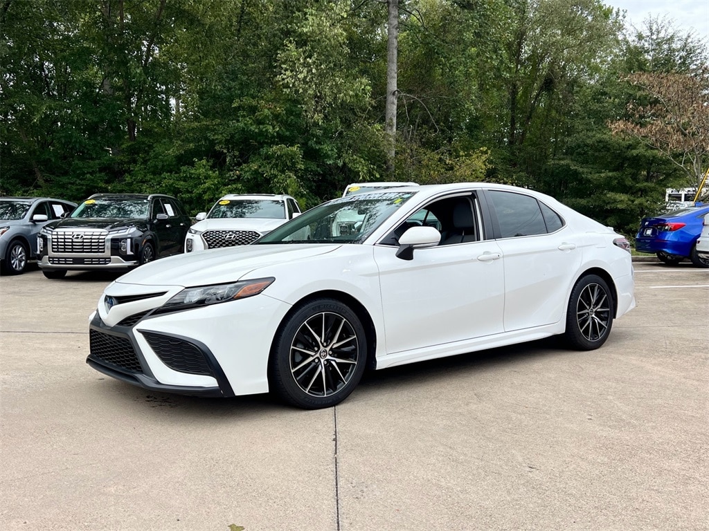 Used 2022 Toyota Camry SE with VIN 4T1G31AK8NU036266 for sale in Roswell, GA