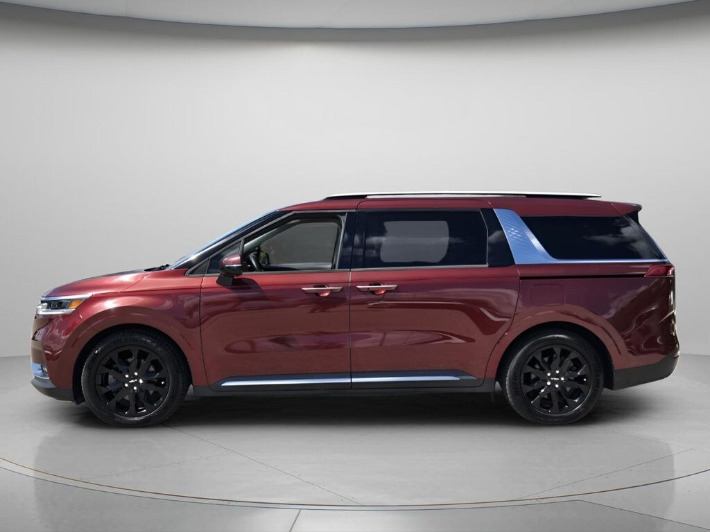 Used 2022 Kia Carnival SX Minivan/Van