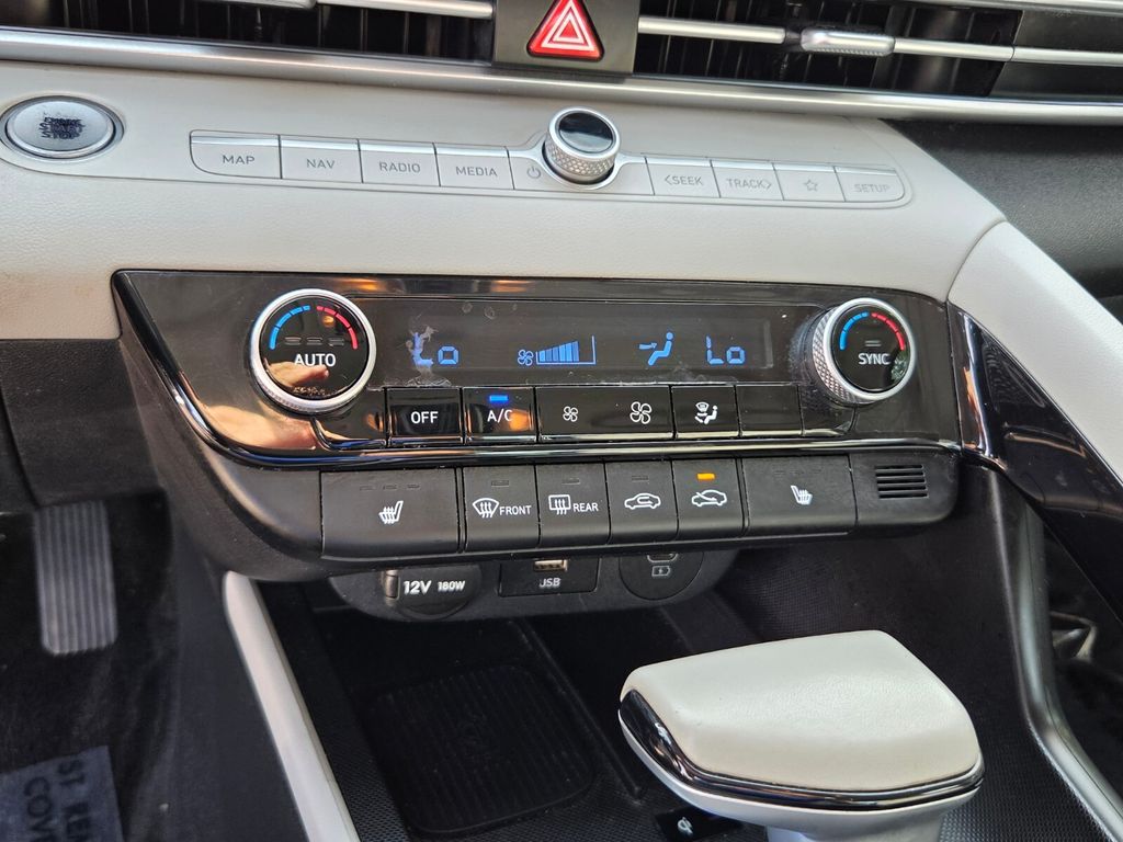 2024 Hyundai Elantra Limited - Photo 21