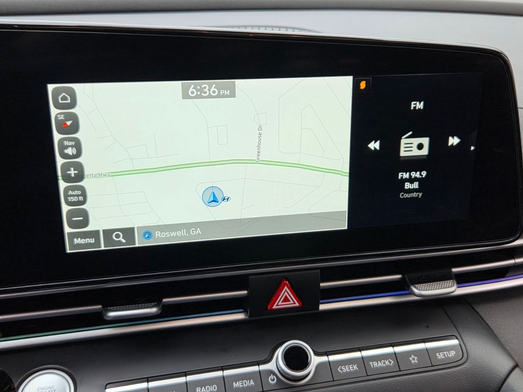 2024 Hyundai Elantra Limited - Photo 25