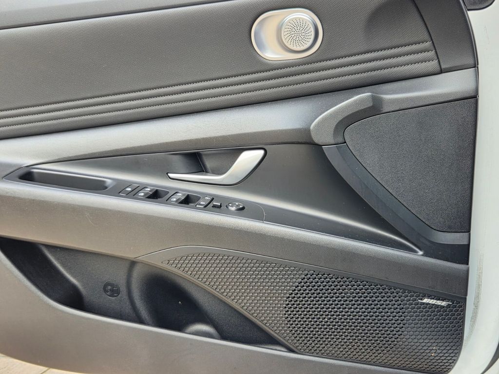 2024 Hyundai Elantra Limited - Photo 29