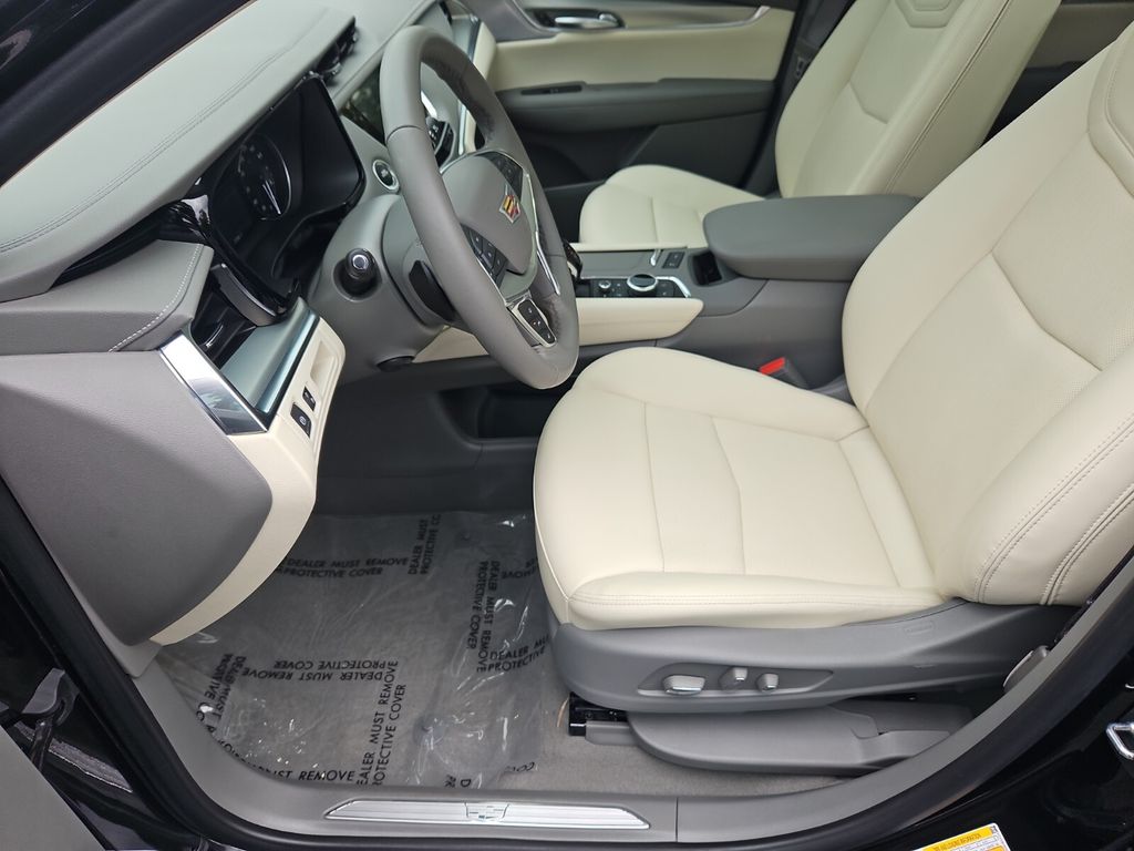 2024 Cadillac XT5 Premium Luxury photo 2