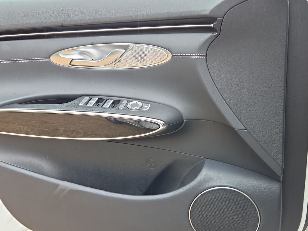 2025 GENESIS GV70 Standard - Photo 28