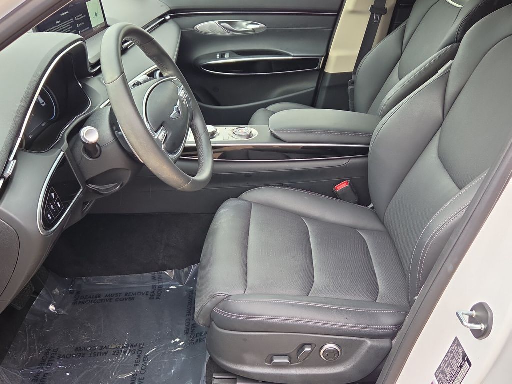 2025 GENESIS GV70 Standard - Photo 11