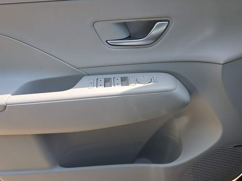 2024 Hyundai Kona Limited - Photo 29