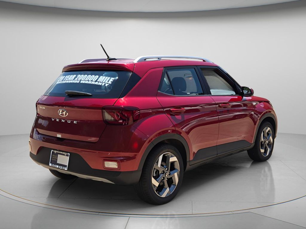 2025 Hyundai Venue Limited - Photo 7