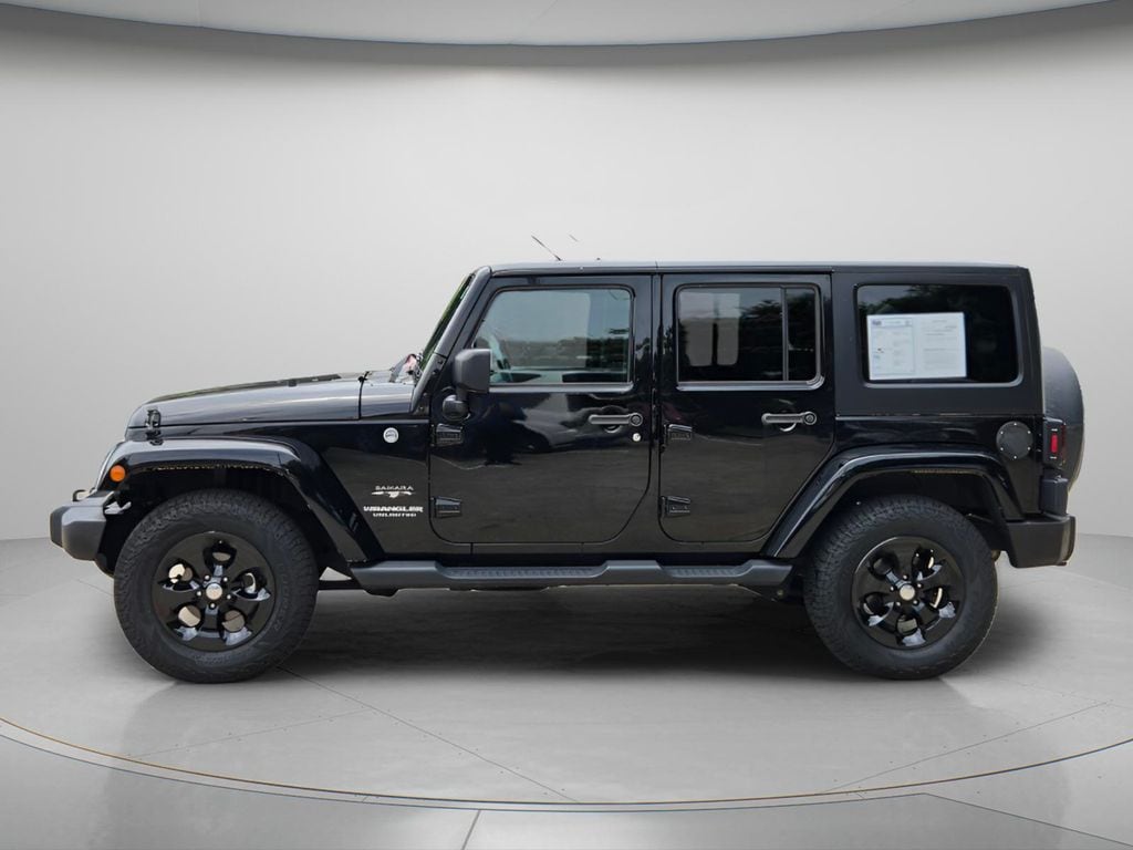2016 Jeep Wrangler Unlimited Sahara - Photo 9