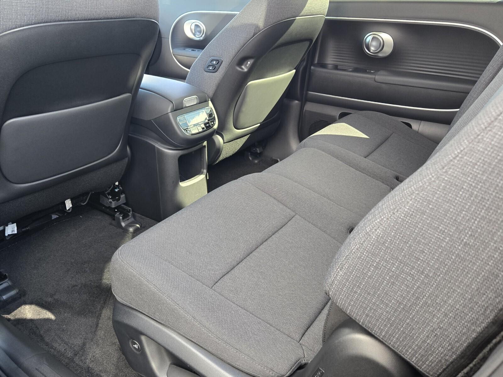 2026 Hyundai IONIQ 9 SE - Photo 7