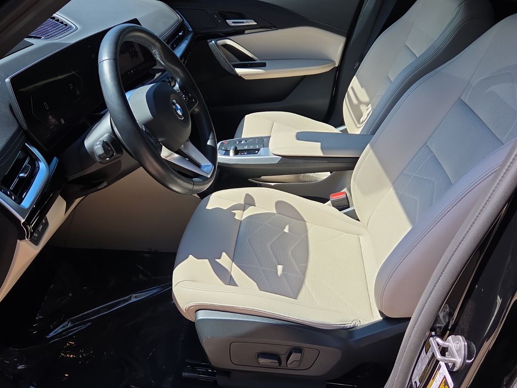 2024 BMW X1 28i - Photo 11