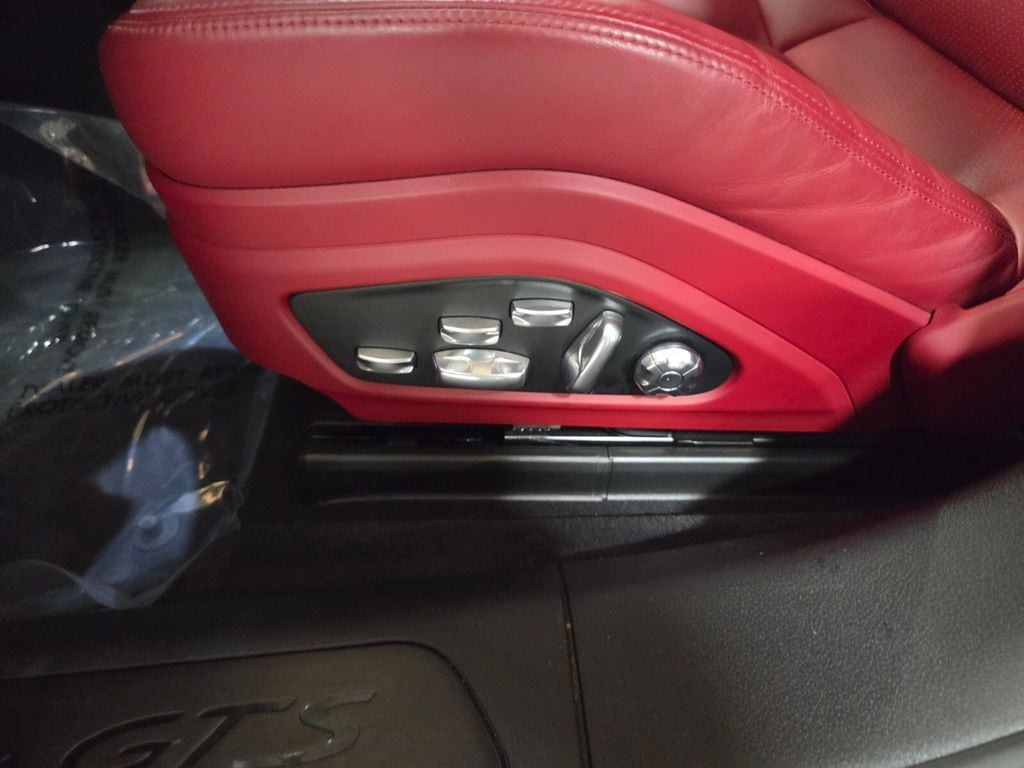 2020 Porsche Panamera GTS - Photo 13