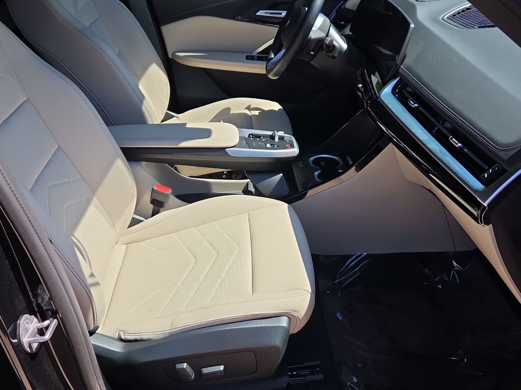 2024 BMW X1 28i - Photo 18