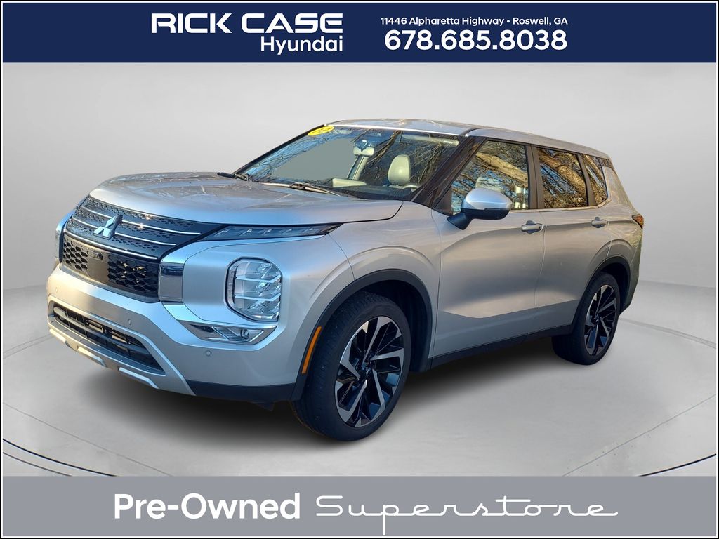 2022 Mitsubishi Outlander SE's photo