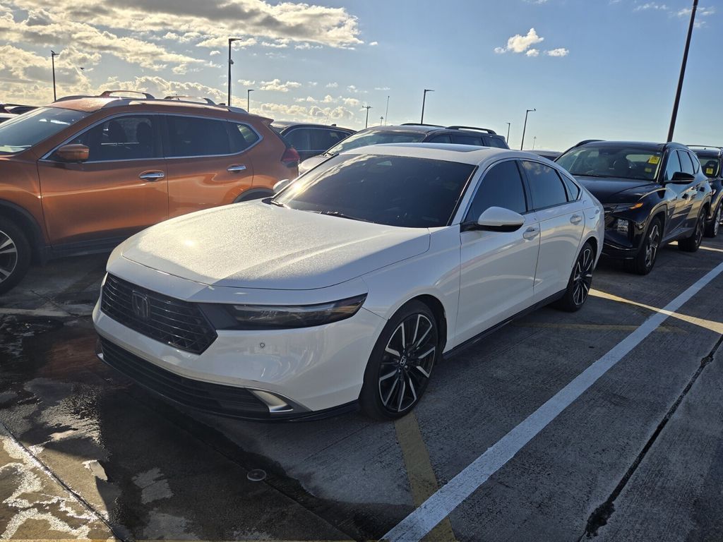 2023 Honda Accord Hybrid Touring photo 4