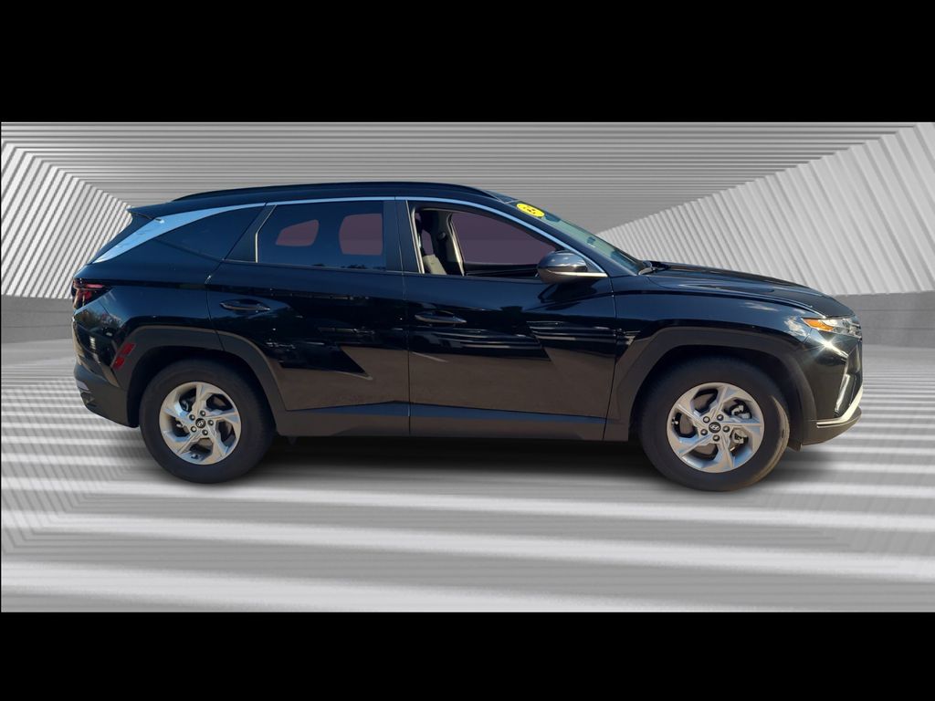 2024 Hyundai Tucson SEL photo 2