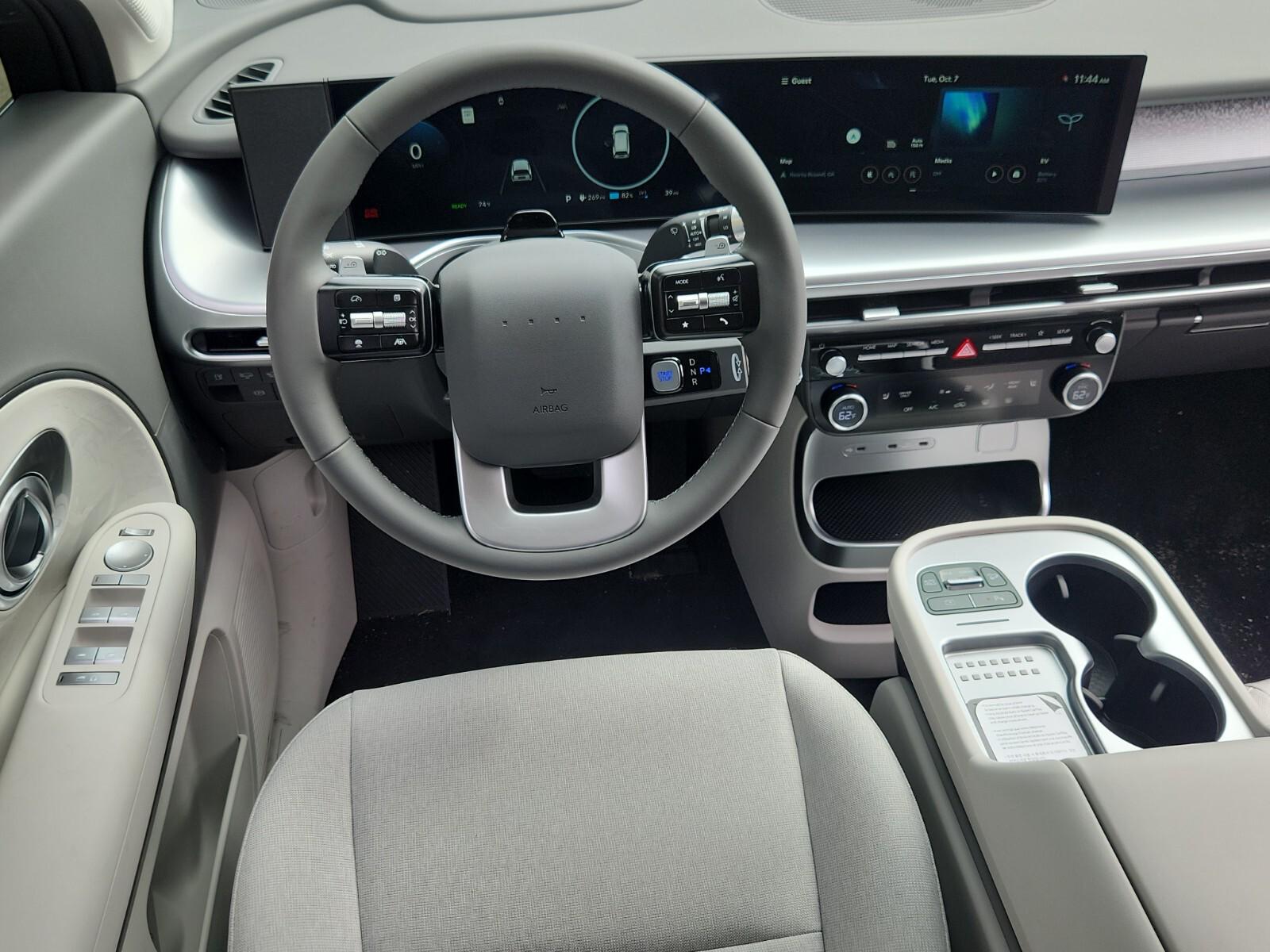 2026 Hyundai IONIQ 9 SE - Photo 8
