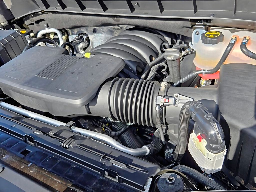 2025 Chevrolet Silverado 1500 LTZ - Photo 10