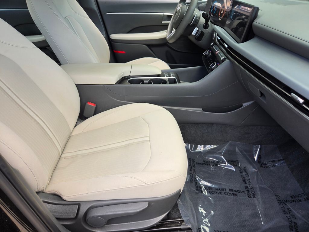 2024 Hyundai Sonata SEL - Photo 17