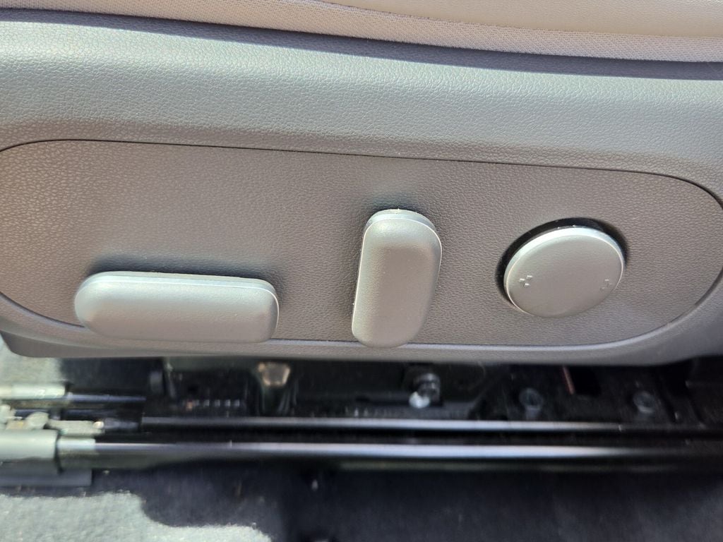 2024 Hyundai Kona Limited - Photo 12