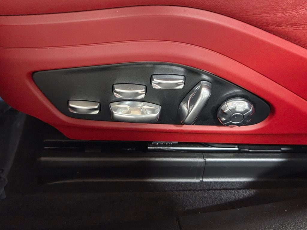 2020 Porsche Panamera GTS - Photo 12