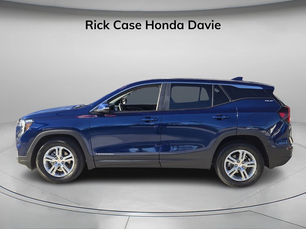 Used 2023 GMC Terrain SLE SUV