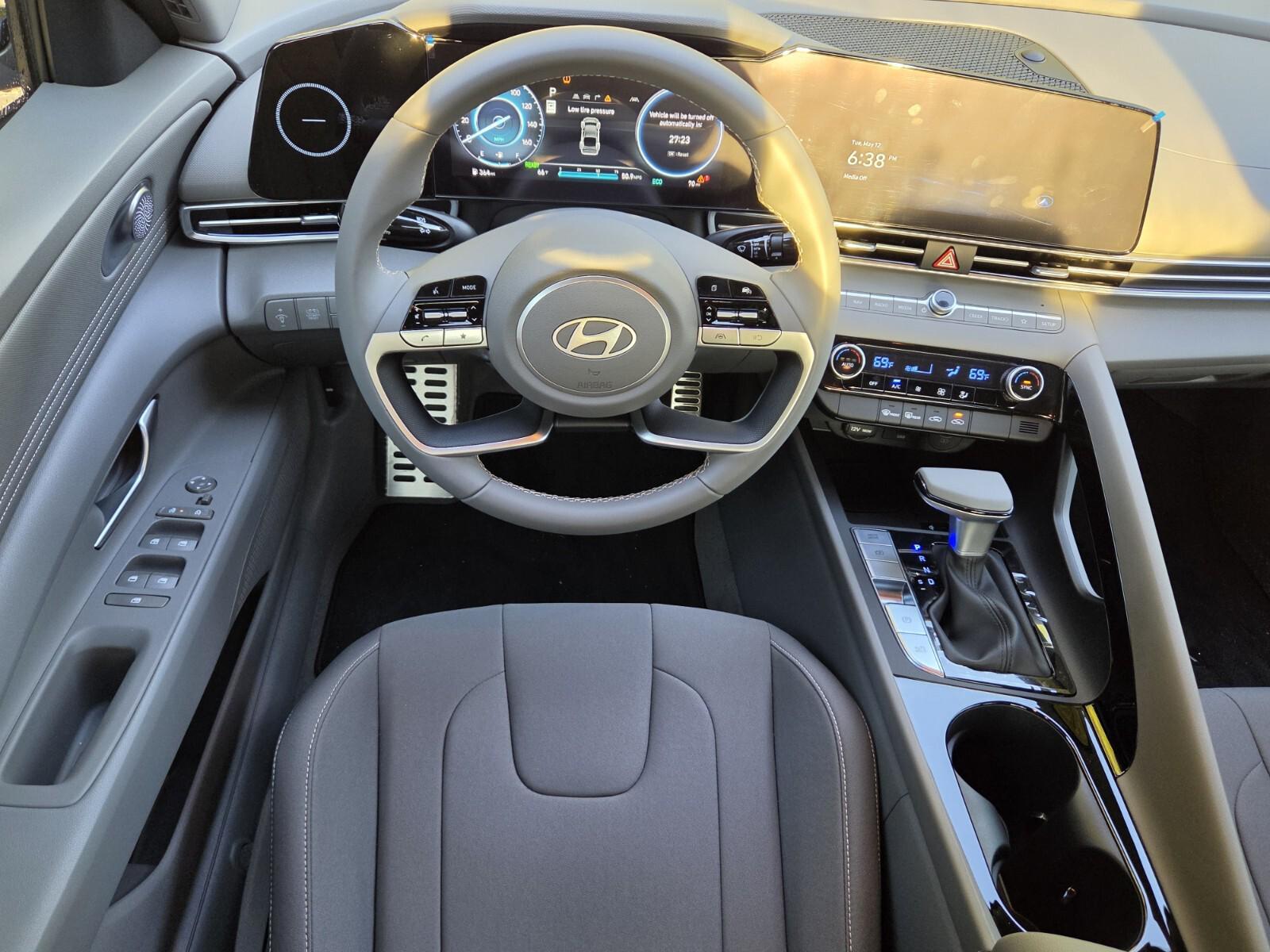 2025 Hyundai Elantra Blue - Photo 7