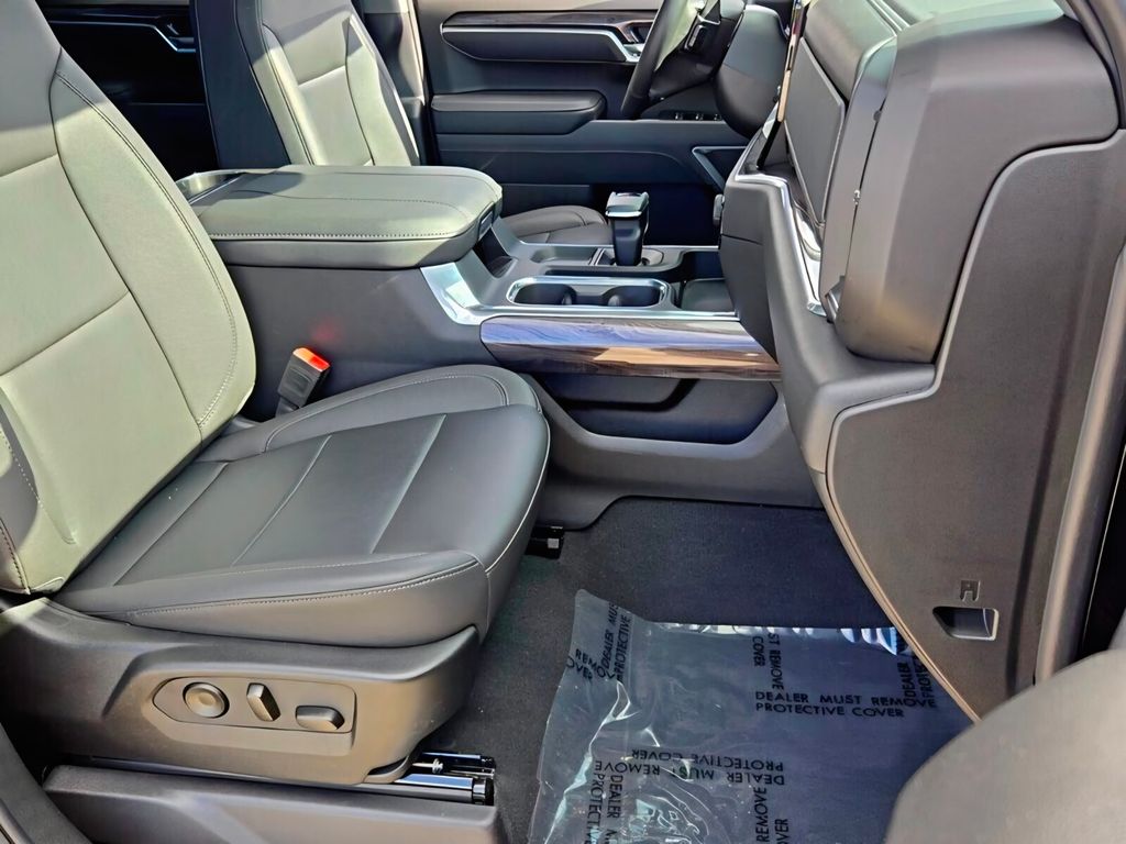 2025 Chevrolet Silverado 1500 LTZ - Photo 16