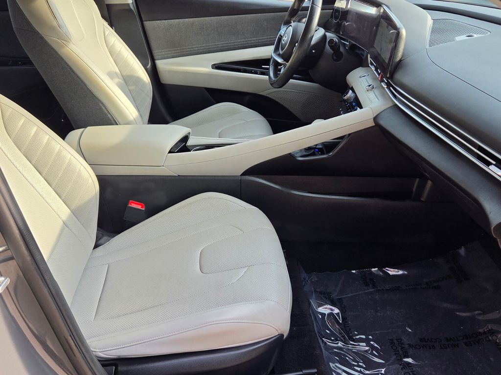 2024 Hyundai Elantra Limited - Photo 17
