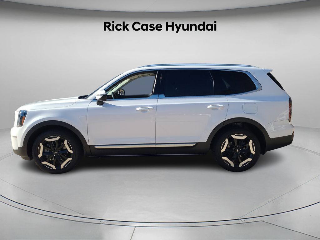 2024 Kia Telluride EX photo 2