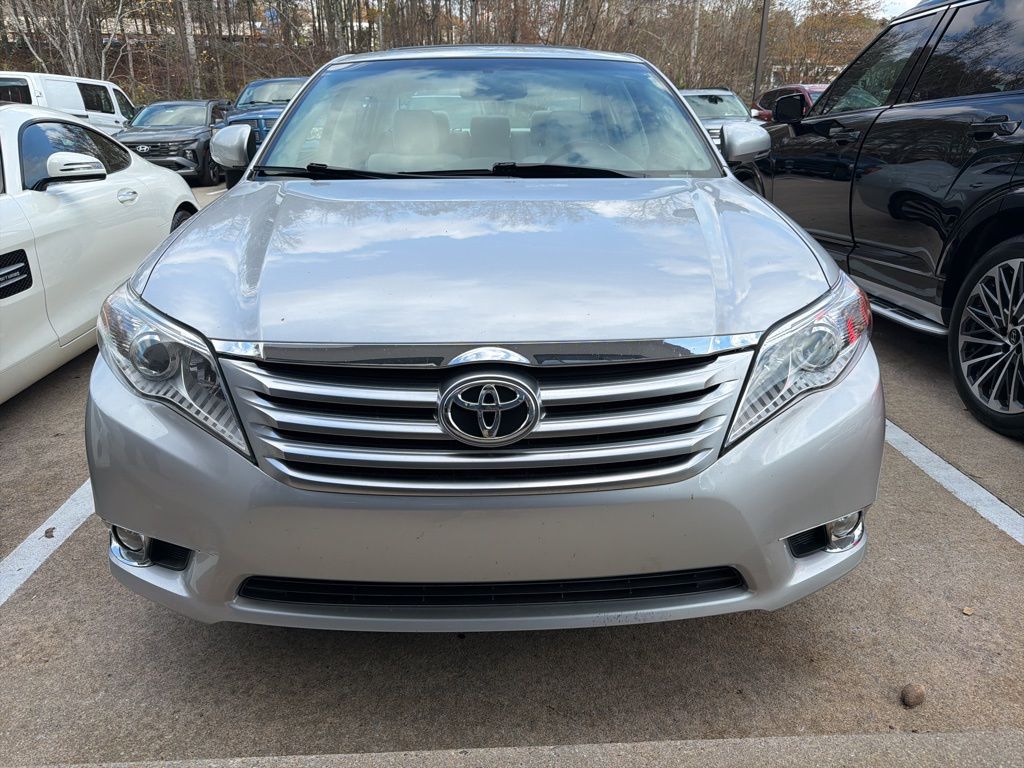 2011 Toyota Avalon Limited photo 2