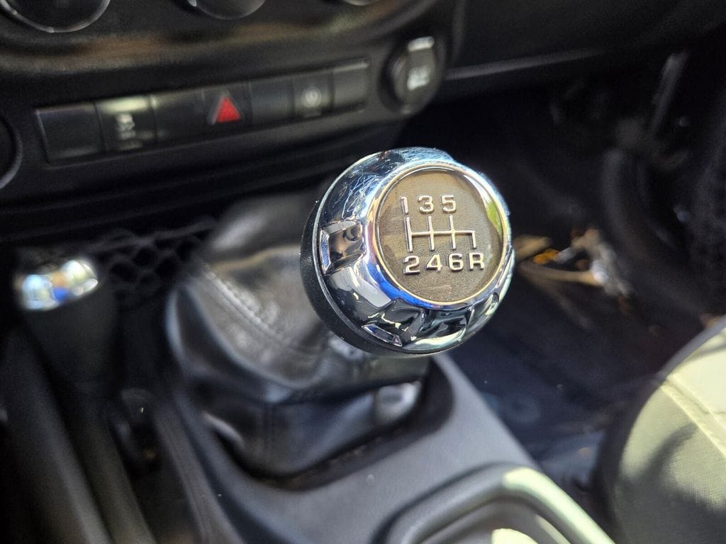 2016 Jeep Wrangler Unlimited Sahara - Photo 18