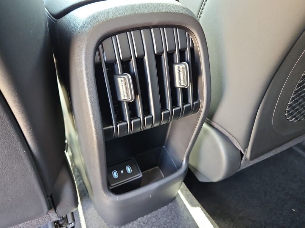 2026 Hyundai Kona SEL Premium - Photo 16