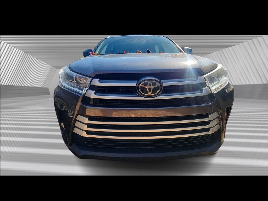 2017 Toyota Highlander XLE photo 2