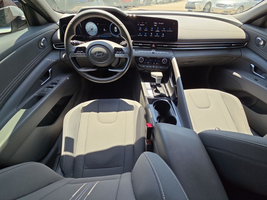 2024 Hyundai Elantra SEL - Photo 11