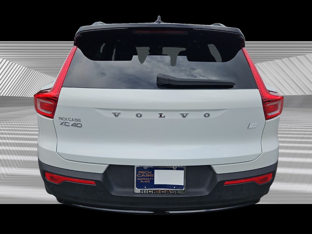 2023 Volvo XC40 Recharge Ultimate photo 3