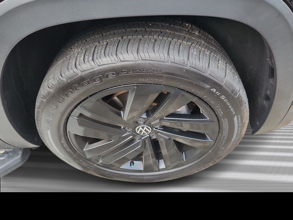 Used 2022 Volkswagen Atlas Cross Sport 2.0T SE w/Technology SUV