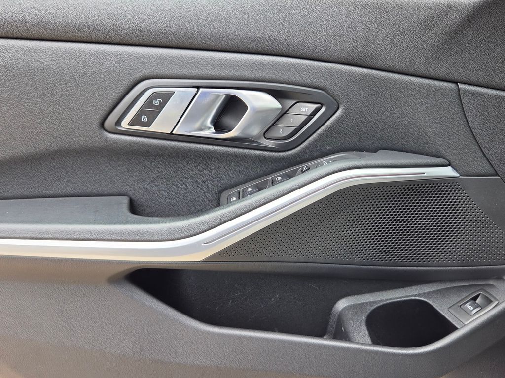 2023 BMW 3 Series 330i - Photo 28