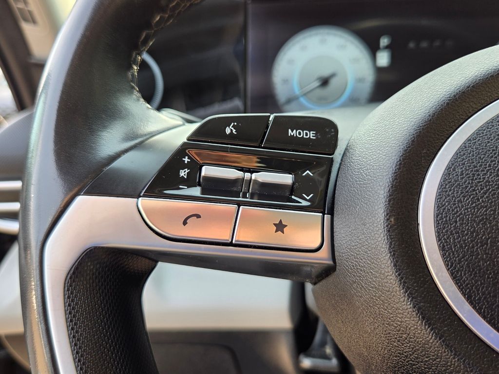 2024 Hyundai Elantra Limited - Photo 24