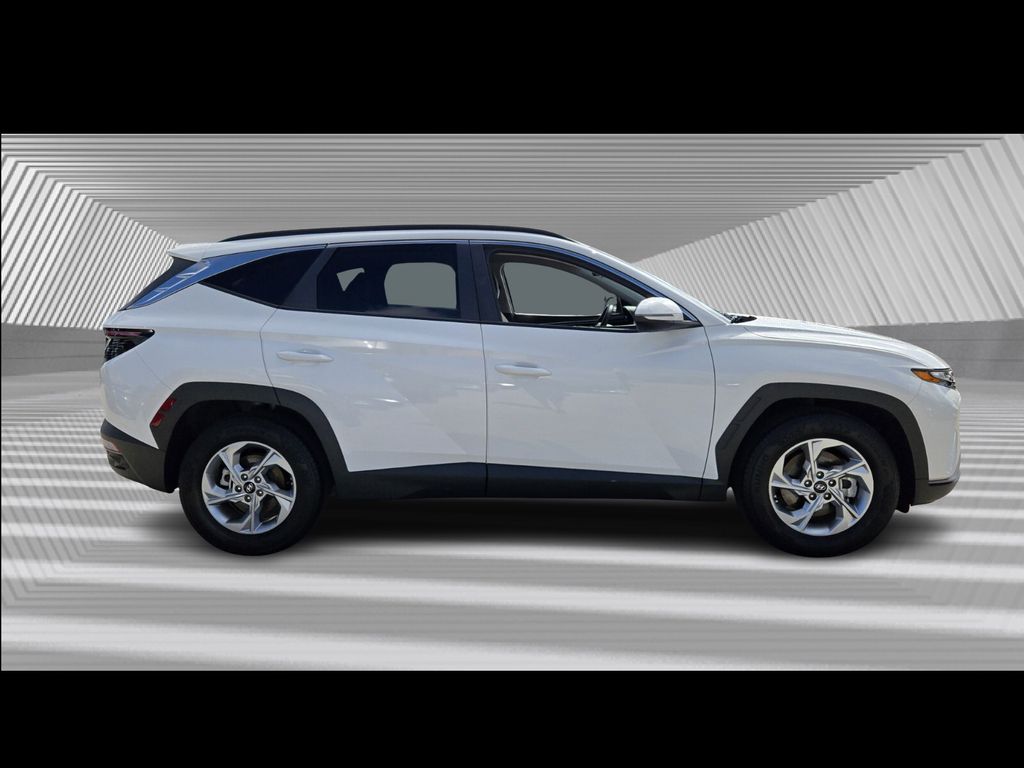 2023 Hyundai Tucson SEL photo 2