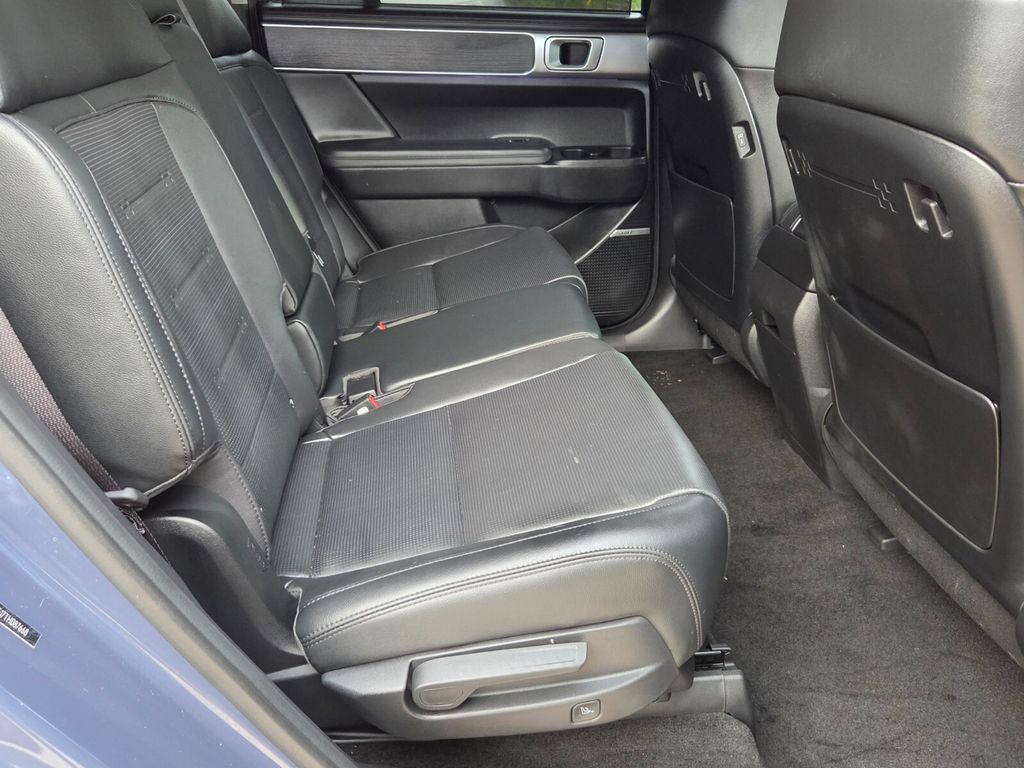 2026 Hyundai Santa Fe Limited - Photo 17