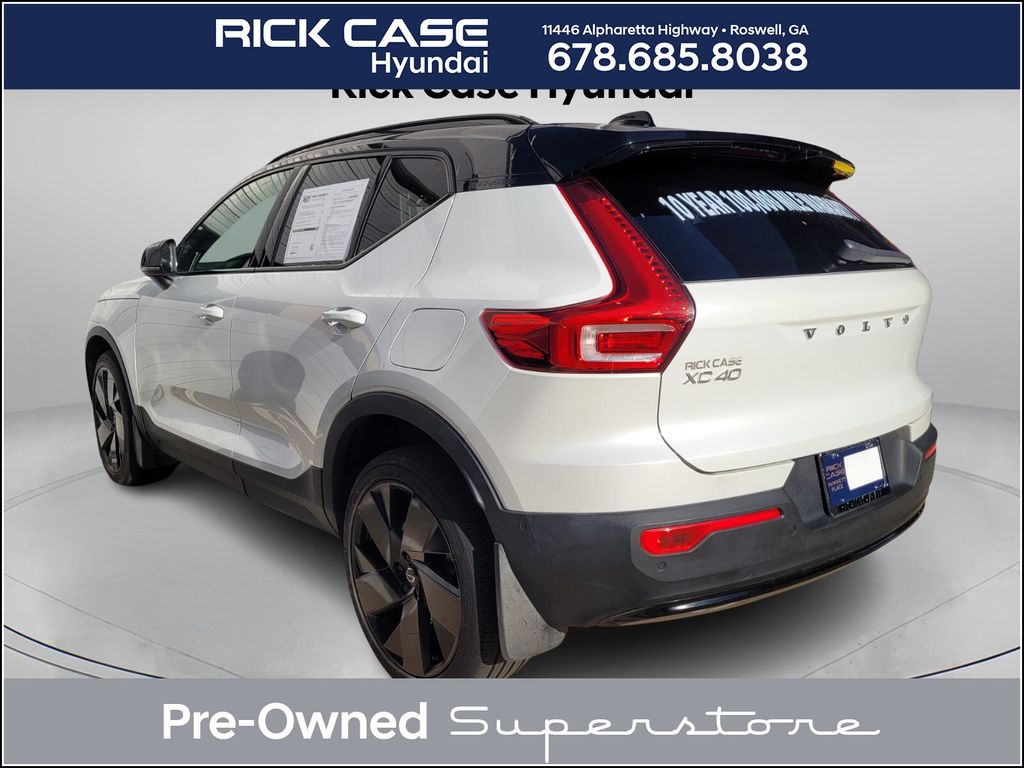 2023 Volvo XC40 Ultimate's photo