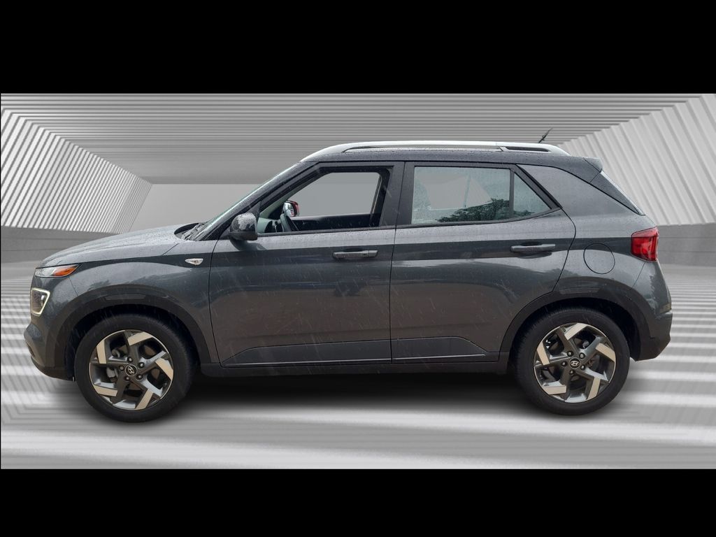 2024 Hyundai Venue Limited photo 2