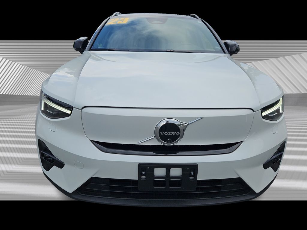2023 Volvo XC40 Recharge Ultimate photo 2