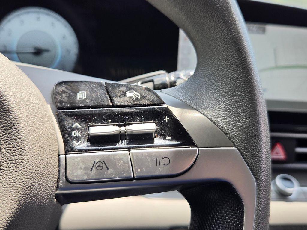2024 Hyundai Elantra SEL - Photo 25