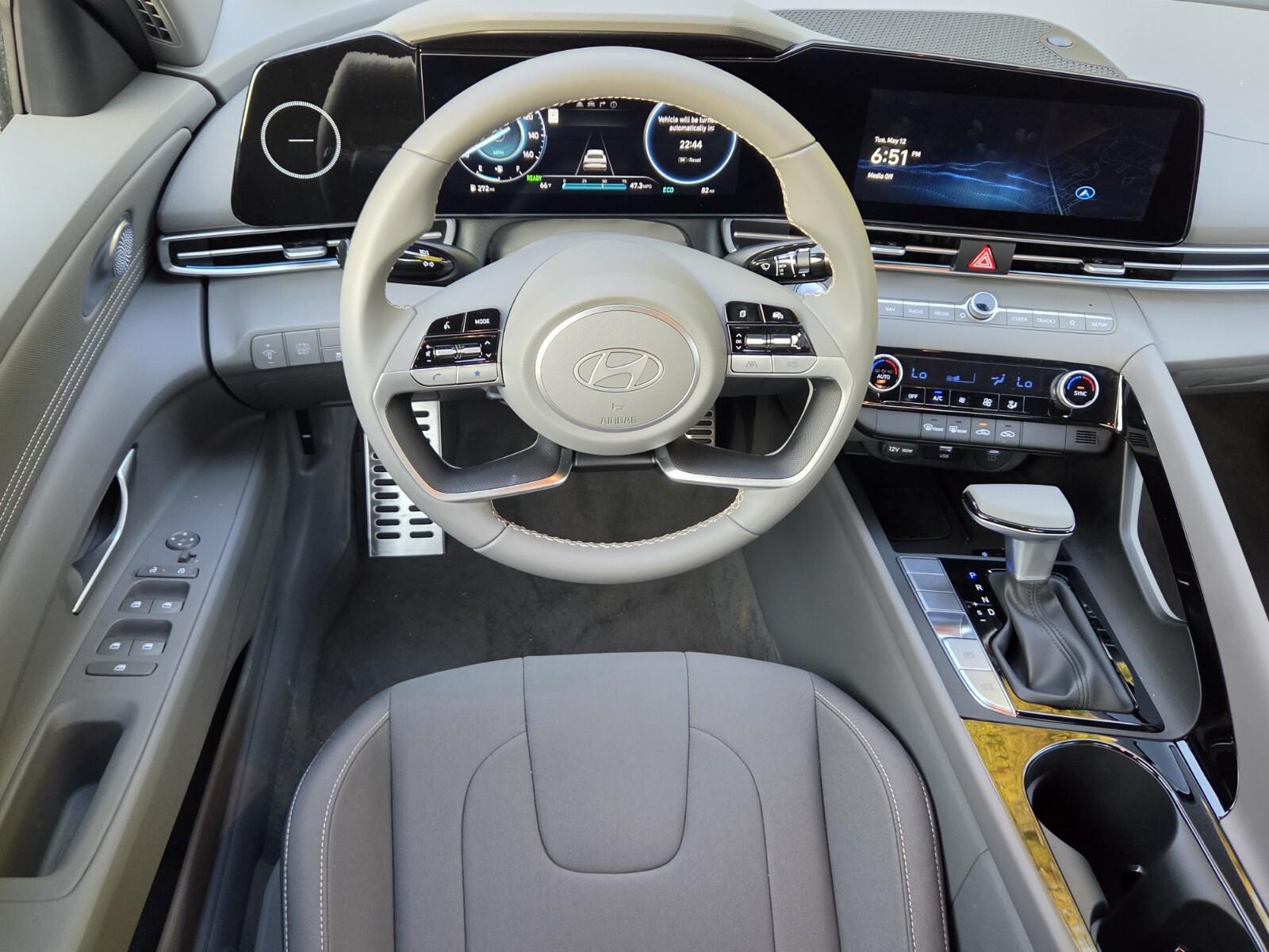 2025 Hyundai Elantra Blue - Photo 8