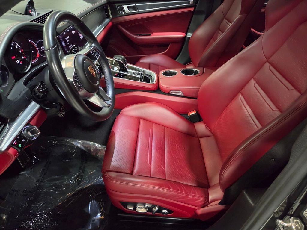2020 Porsche Panamera GTS - Photo 11
