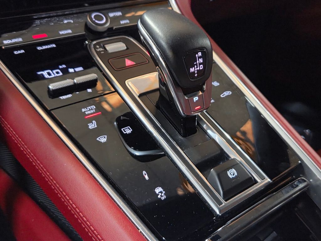 2020 Porsche Panamera GTS - Photo 19