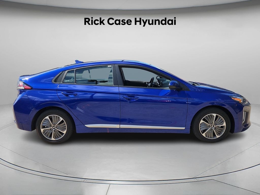 Used 2022 Hyundai IONIQ Plug-In Hybrid SE Hatchback