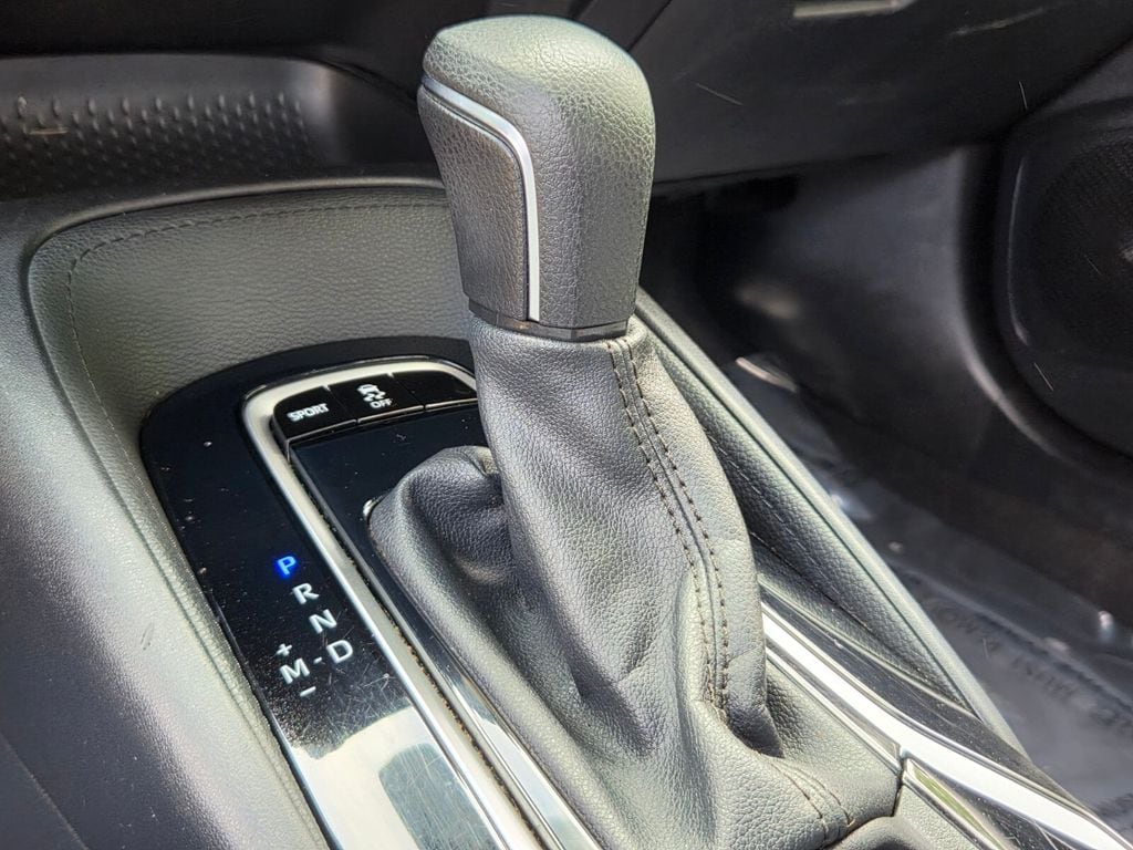 2020 Toyota Corolla SE - Photo 18