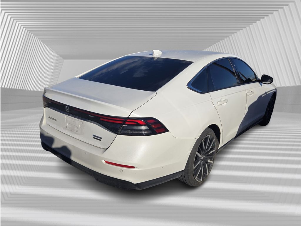 2023 Honda Accord Hybrid Touring photo 2